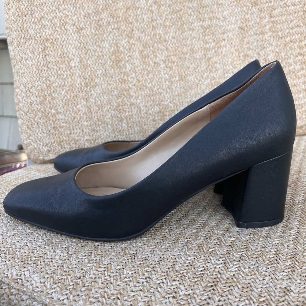 Naturalizer Black Block Heel Pumps size 8 - Picture 2 of 9